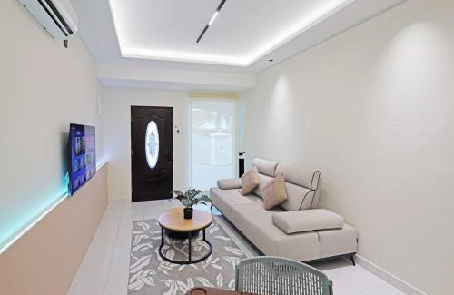 Taman Daya House | 8paxAustin Landed # Ai smarthome