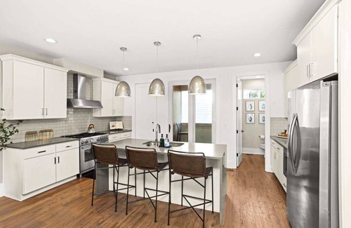 Eighth Avenue House | 8th Ave South Gem Spacious Home for Groups of 12