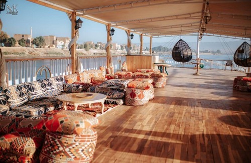 Luxor Boat Rental | 9-bedroom house boat in delightful Luxor Governorate with AC, WiFi