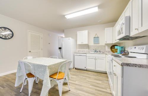 Sunset Beach House | 9 Mi to Shore Family-Friendly Sunset Beach Home
