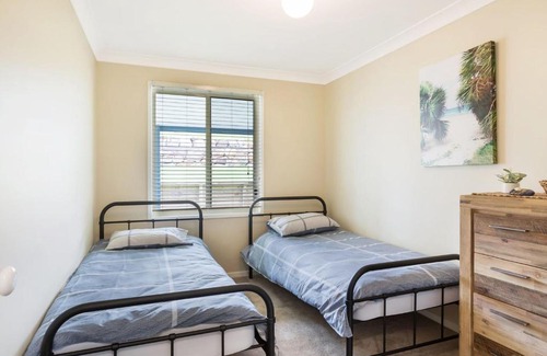 Dalmeny House | 9 Mummaga Way, Dalmeny