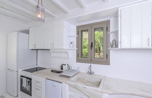 Psarou Villa | 9 Muses Villa Thalia 5 BR with private pool!