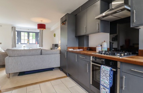 Thorpeness House | 9 OAKS COURT, pet friendly, country holiday cottage in Aldeburgh