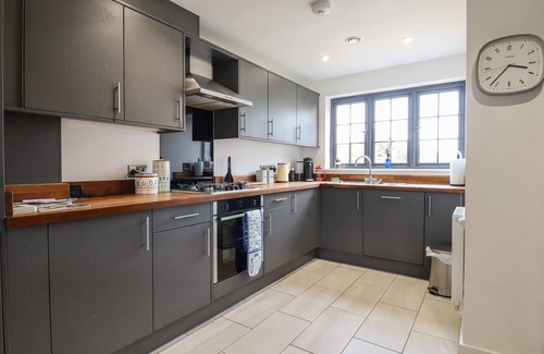 Thorpeness House | 9 OAKS COURT, pet friendly, country holiday cottage in Aldeburgh
