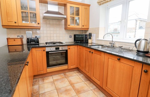 Porth Cottage | 9 PORTH VEOR VILLAS, family friendly, with pool in Porth