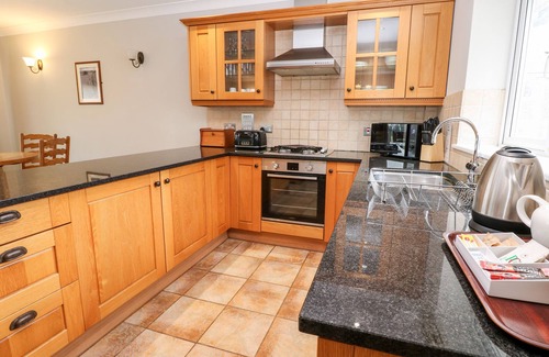 Porth Cottage | 9 PORTH VEOR VILLAS, family friendly, with pool in Porth