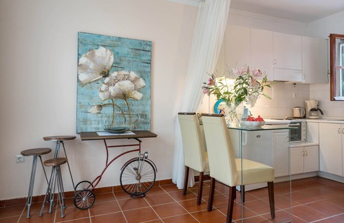 Atsipópoulon Apartment | 9 -Relaxing Holiday Home with Privacy & Freedom