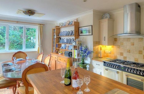 Lyme Regis House | 9 St Georges Hill