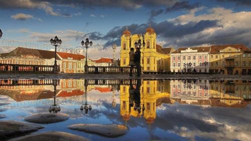 Old City Apartment | 9 Stylish Suite in Unirii Square