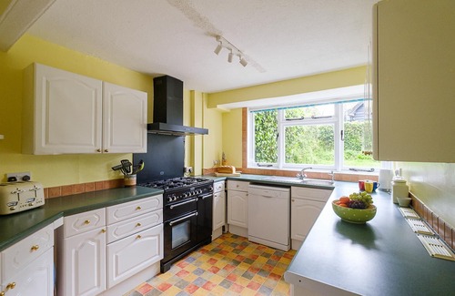 Thorpeness Cottage | 9 Whinlands - sleeps 10 guests in 4 bedrooms