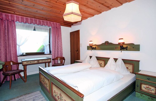 Pfons Apartment | 90 m² Apartment ∙ 1 bedroom ∙ 5 guests