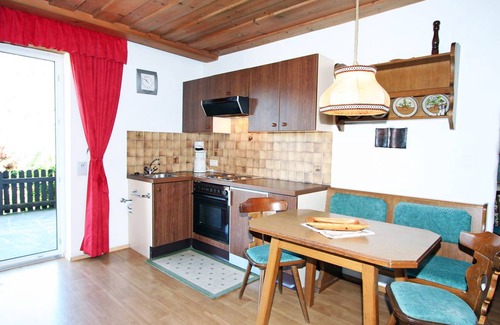 Pfons Apartment | 90 m² Apartment ∙ 1 bedroom ∙ 5 guests