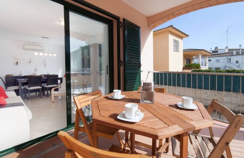 L'Escala Apartment | 90 m² Apartment ∙ 3 bedrooms ∙ 6 guests