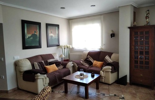 Bronchales Apartment | 90 m² Apartment ∙ 3 bedrooms ∙ 6 guests