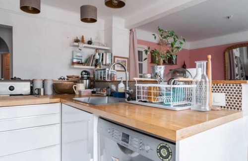 12th Arrondissement Apartment | 90 m2 en Plain Paris au Calme Avec un Balcon