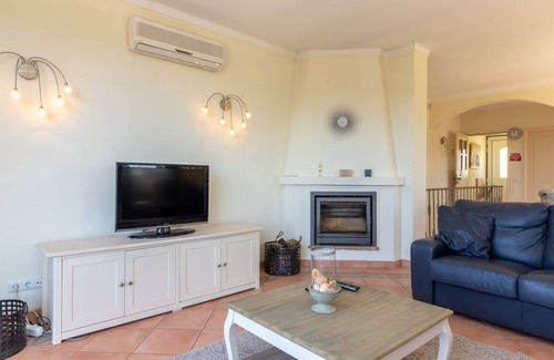 Ferragudo House | 90 m² House ∙ 2 bedrooms ∙ 4 guests