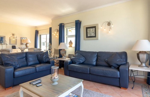 Ferragudo House | 90 m² House ∙ 2 bedrooms ∙ 4 guests