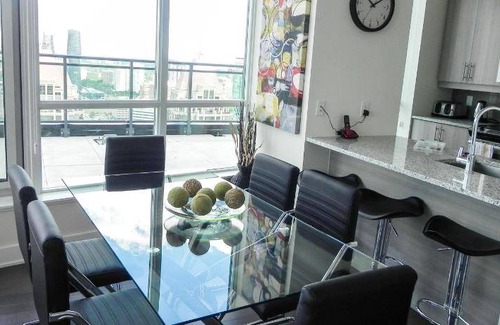 Downtown Mississauga Apartment | 900 m² Apartment ∙ 2 bedrooms ∙ 5 guests