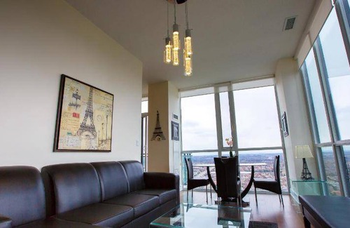 Downtown Mississauga Apartment | 900 m² Apartment ∙ 2 bedrooms ∙ 5 guests