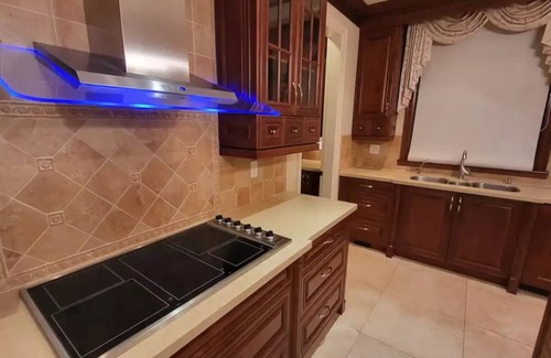 West Vancouver House | 9000 sqft Mansion Heated Pool Hottub Sauna and Theater