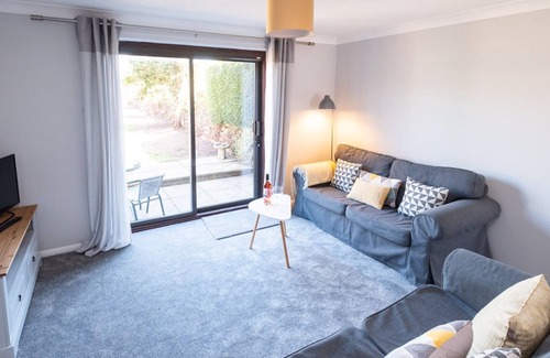 Leiston Apartment | 91 Carr Avenue - sleeps 4 guests in 2 bedrooms