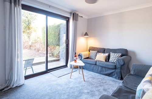 Leiston Apartment | 91 Carr Avenue - sleeps 4 guests in 2 bedrooms
