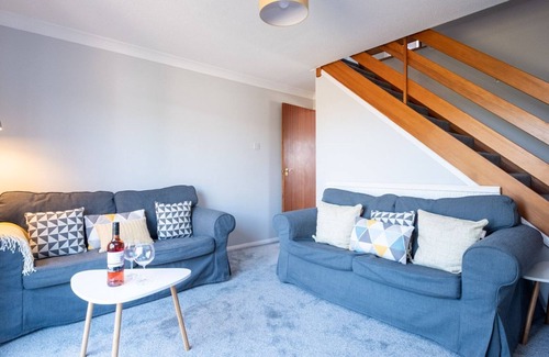 Leiston Apartment | 91 Carr Avenue - sleeps 4 guests in 2 bedrooms