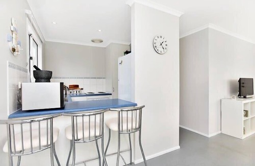 Hayborough House | 91 On the Rocks 91 Port Elliot Rd Hayborough Chiton