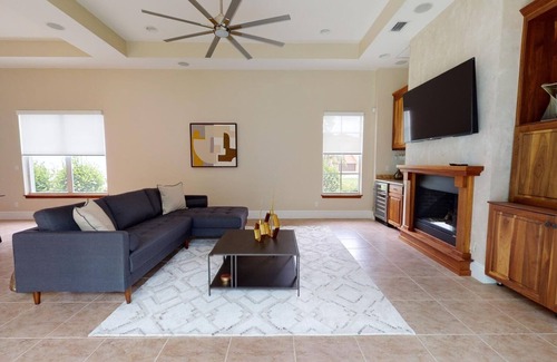 Vineyards House | 9242 Vanderbilt Beach Single Family Home
