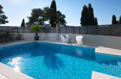 Fazana Villa | 93 m² Villa ∙ 3 bedrooms ∙ 6 guests