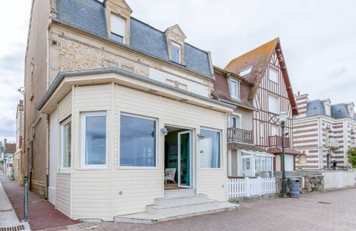 Saint-Regnobert-de-la-Cote-de-Nacre Apartment | 95 m² Apartment ∙ 3 bedrooms ∙ 2 guests