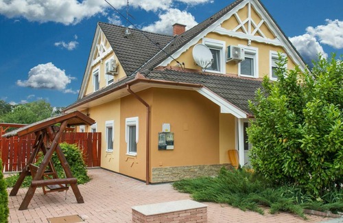 Balatonkeresztur Other | 95 m² Accommodation ∙ 3 bedrooms ∙ 6 guests