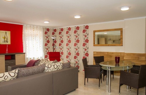 Balatonkeresztur Other | 95 m² Accommodation ∙ 3 bedrooms ∙ 6 guests