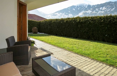Holdernach Apartment | 95 m² Apartment ∙ 1 bedroom ∙ 3 guests