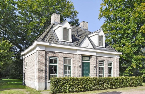 Municipality of Hellendoorn House | 95 m² Bungalow ∙ 2 bedrooms ∙ 4 guests