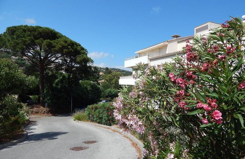 Cavalaire-sur-Mer Apartment | 96 m² Apartment ∙ 3 bedrooms ∙ 6 guests