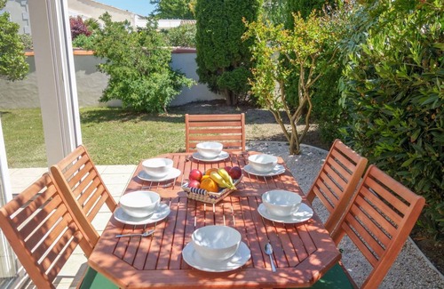 Vaux-sur-Mer Other | 97 m² Accommodation ∙ 3 bedrooms ∙ 6 guests