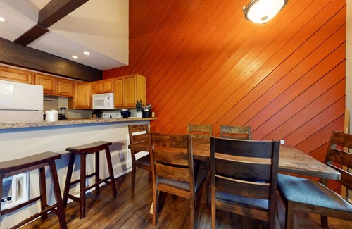 Majestic Pines Condo | 97 m² Condo ∙ 1 bedroom ∙ 6 guests