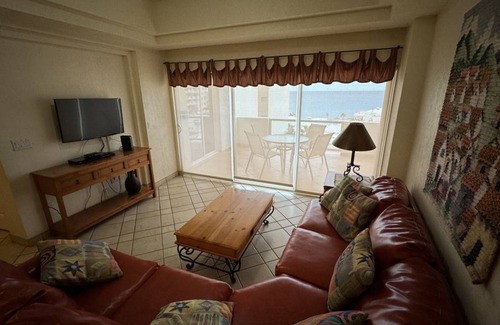 Sandy Beach Condo | 97 m² Condo ∙ 2 bedrooms ∙ 4 guests