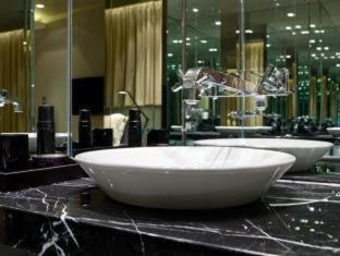 Sheung Wan Hotel | 99 Bonham