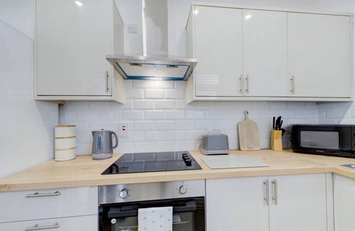 Belfast City Centre House | 99 Broadway · It's Broadway Baby!
