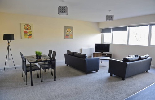 Ipswich Apartment | 99 m² Apartment ∙ 2 bedrooms ∙ 4 guests