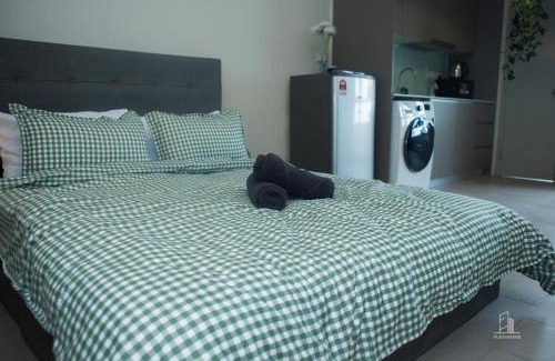 Cyberjaya Apartment | 9am-5pm, SAME DAY CHECK IN AND CHECK OUT, Work from Home, Comfy & Quiet Tamarind Suites-Cyberjaya by Flexihome-MY,