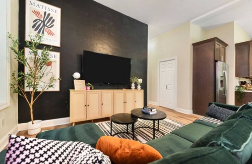 Point Breeze North Apartment | 9Bedrooms+BBQ+Netflix+Free Parking Near Bakery Sq.