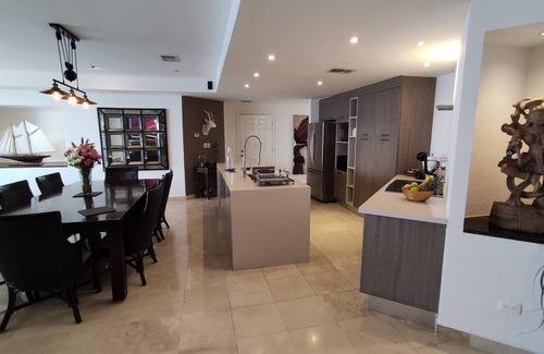 San Miguel Apartment | 9th floor, 4 bedroom. Cielo Apartment - An ocean front dream.