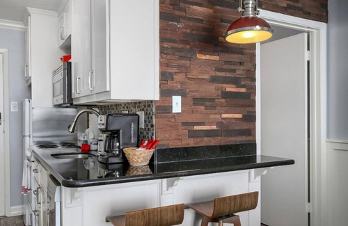 Galveston Condo | 9th Floor-Beachfront! Studio Condo, Pool, Private Balcony