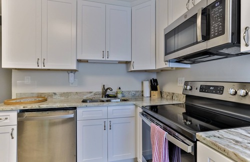 Boardwalk House | A 2/1 NSB beachside pool home, steps to Flagler Ave - pets welcome!