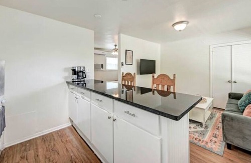 Old Enfield Apartment | A-205 1bd/1ba on 2nd floor, In-unit W+D, 5min to downtown, Free Parking!