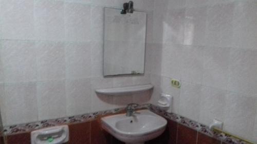 Al-Muntazah Apartment | A 3-BR apt w FP, GV & 20 min to the sea & Muntazah