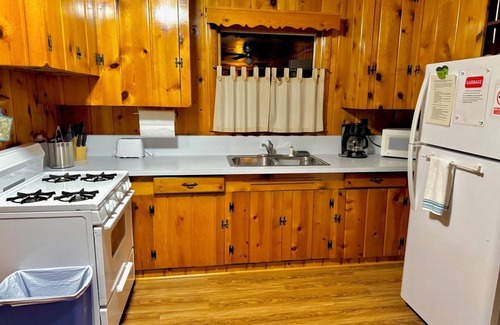 St Germain Cottage | A 5 bedroom , 3 bath vacation home directly on the lake shore